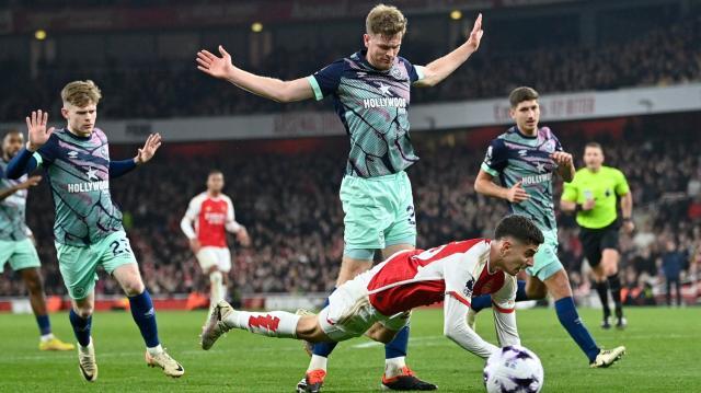 NBA免费视频-专家组裁定英超争议判罚:枪手占便宜红军没蒙冤