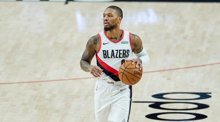 足球在线观看-3年前的今天:利拉德爆砍生涯新高71分 率领开拓者击退火箭