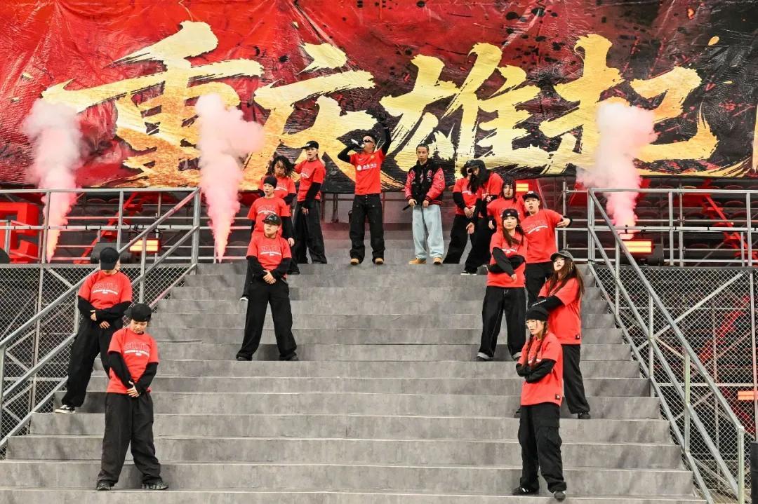 无广告体育直播-球迷两极对峙!重庆铜梁龙“票价之争”:中超俱乐部运营新思考